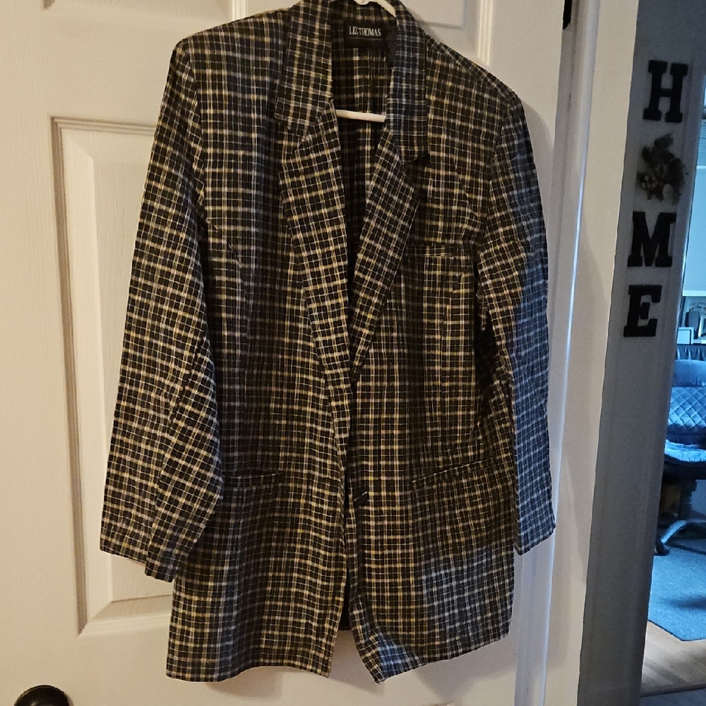 Classic Plaid Blazer in Black and White